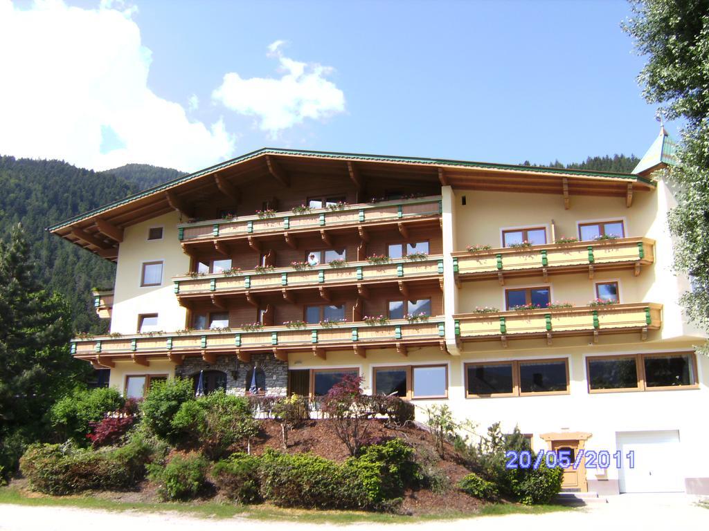 Hotel Gasthof Jäger Schlitters Exterior foto