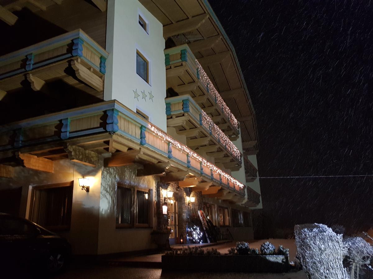 Hotel Gasthof Jäger Schlitters Exterior foto