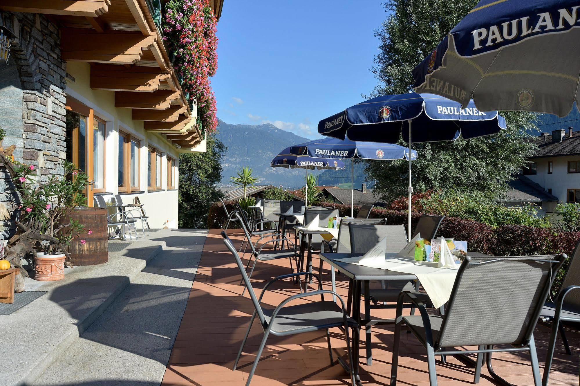 Hotel Gasthof Jäger Schlitters Exterior foto
