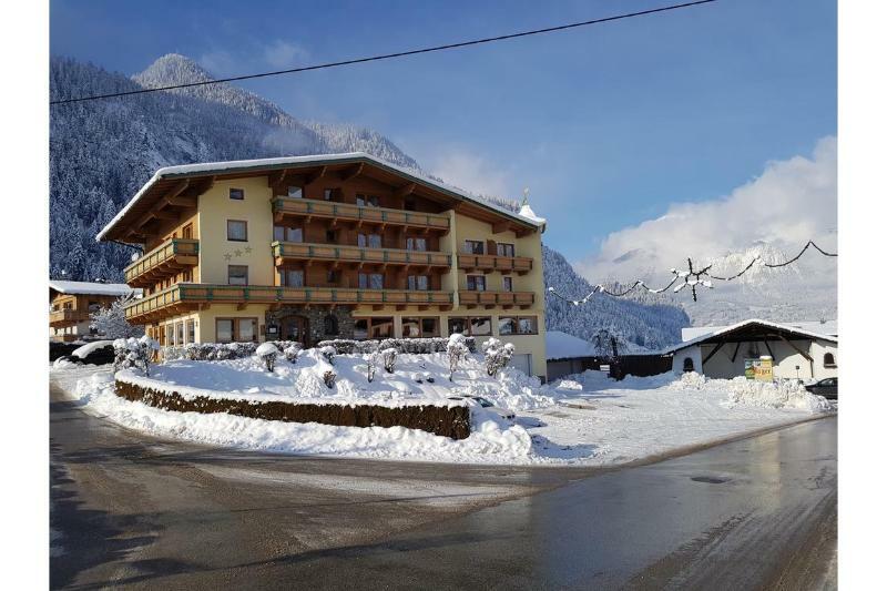 Hotel Gasthof Jäger Schlitters Exterior foto